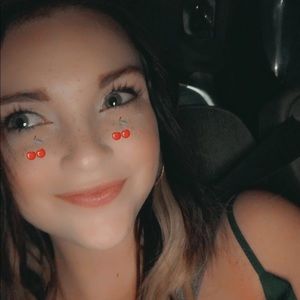 Meet your Posher, Marisa